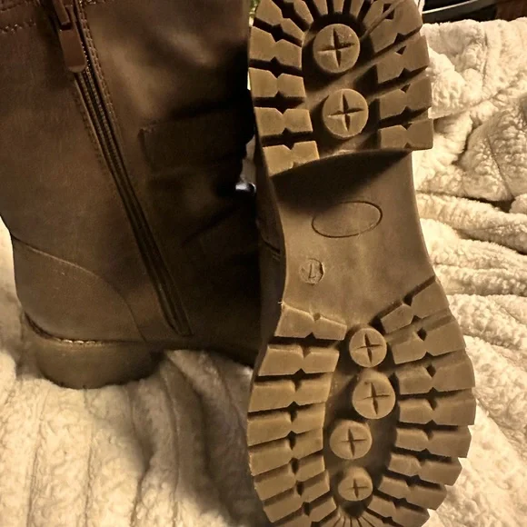 Brand new brown boots - Picture 4 of 6